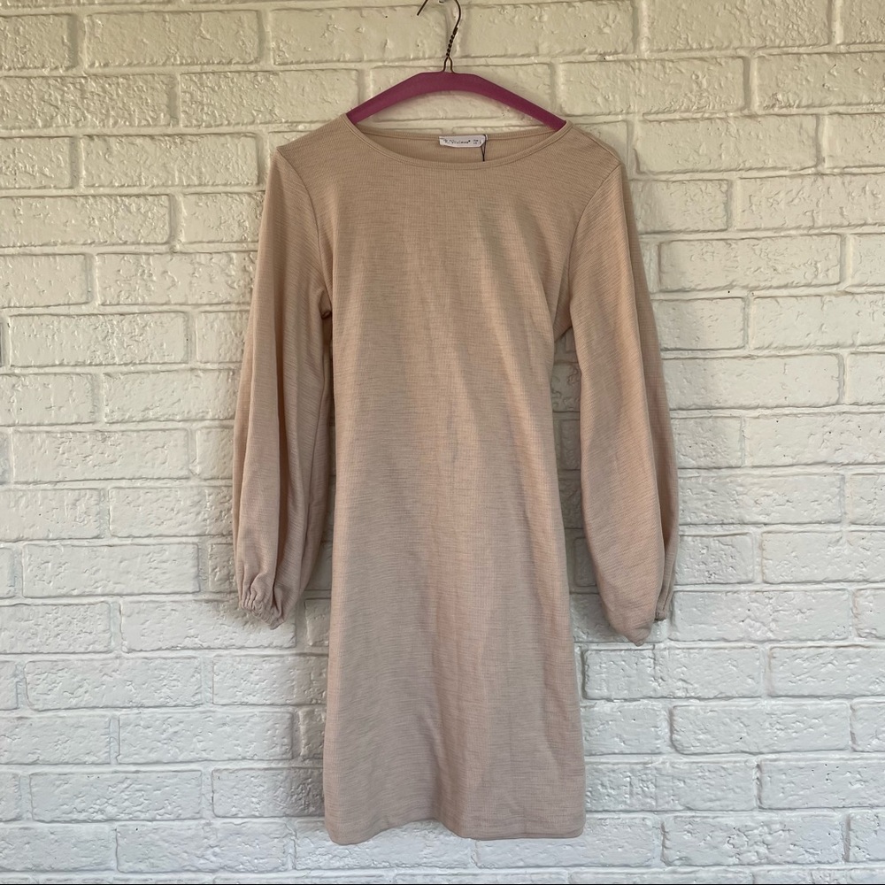 NWT R. Vivimos tan dress with tie waist size 4